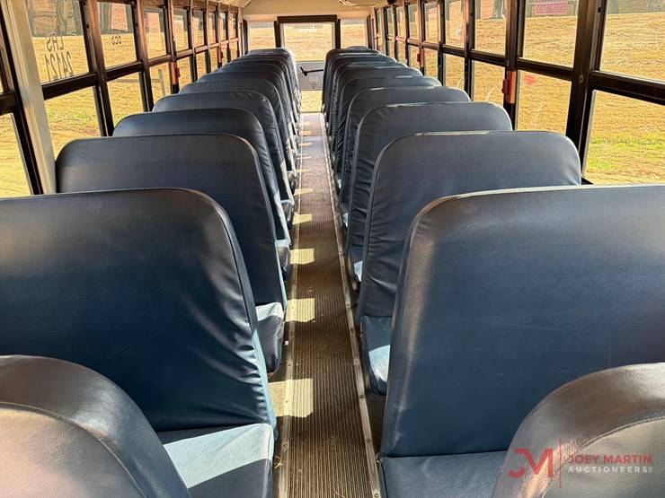 2008-thomas-saf-t-liner-c2-image-13