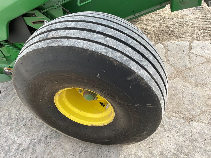 john-deere-560m-image-9