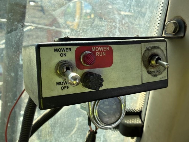 2004-john-deere-6420-image-25