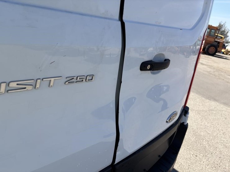 2022-ford-transit-image-4