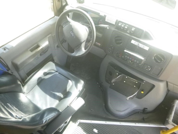 2014-ford-e450-image-8