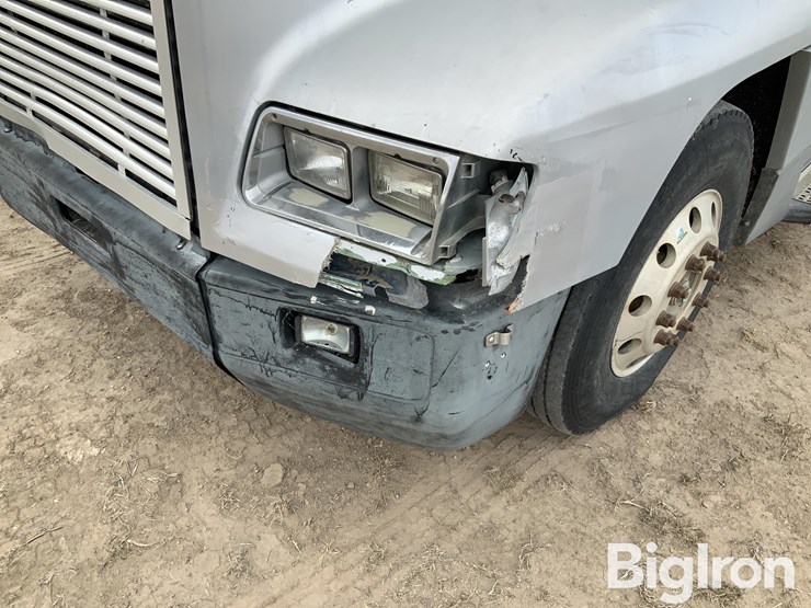 1995-freightliner-fld120-image-9