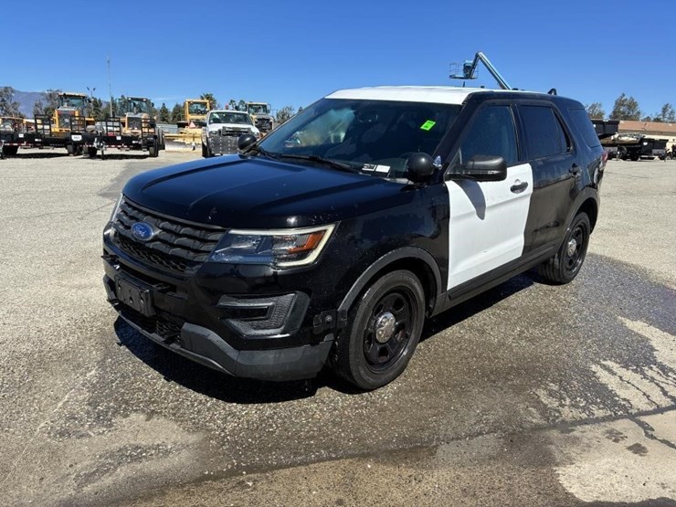 2017-ford-explorer-police-interceptor-image-1