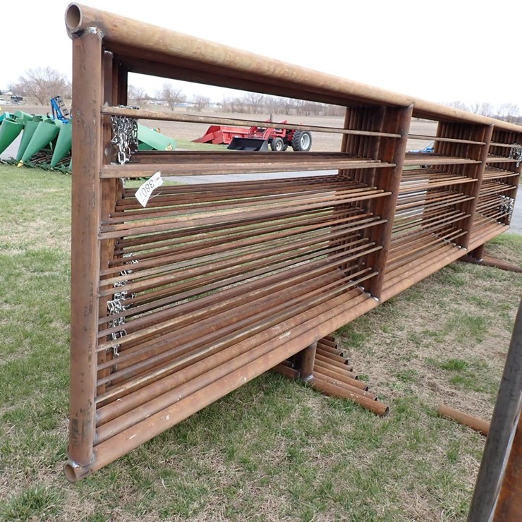 (10) FREESTANDING PANELS 3807