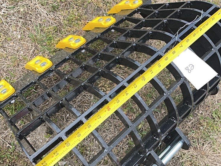 mini-excavator-rock-bucket-image-2