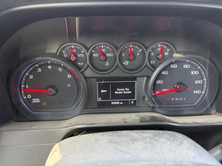 2019-chevrolet-1500-image-13