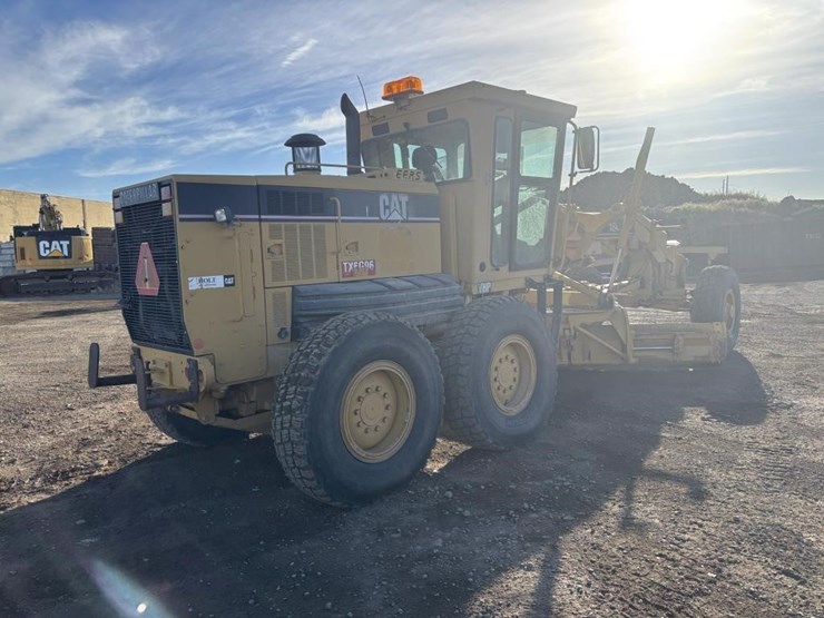 2006-caterpillar-143h-motor-grader-image-3