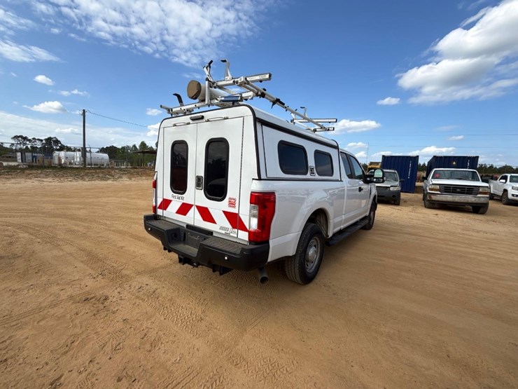 2019-ford-f250-xl-image-4