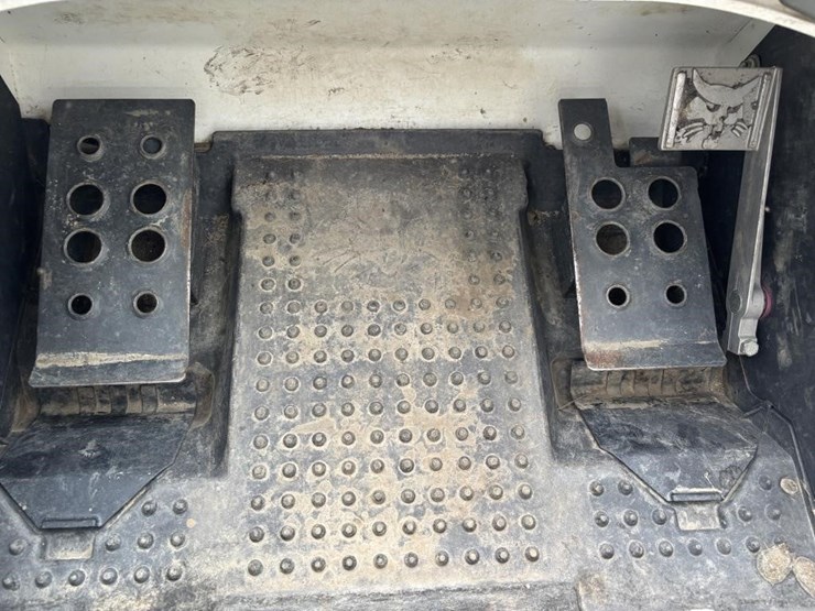 2017-bobcat-t650-image-34