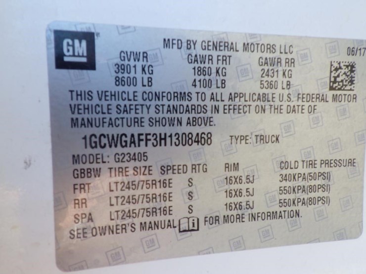 2017-chevrolet-express-2500-image-16