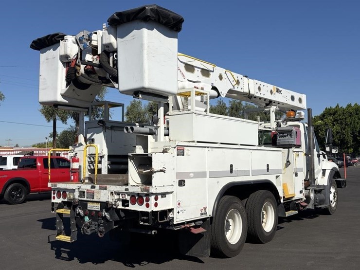 2012-international-workstar-7400-image-3