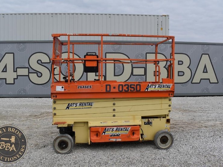 2015-jlg-2646es-image-2