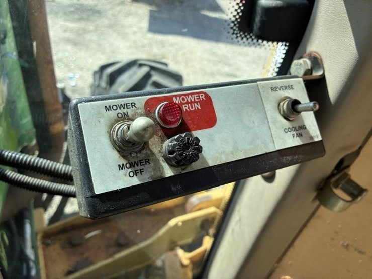 2004-john-deere-6420-image-22