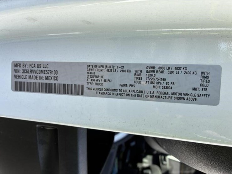 2021-utility-van-image-15