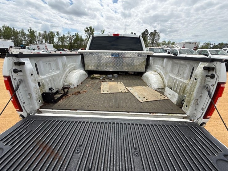 2018-ford-f150-xl-image-3