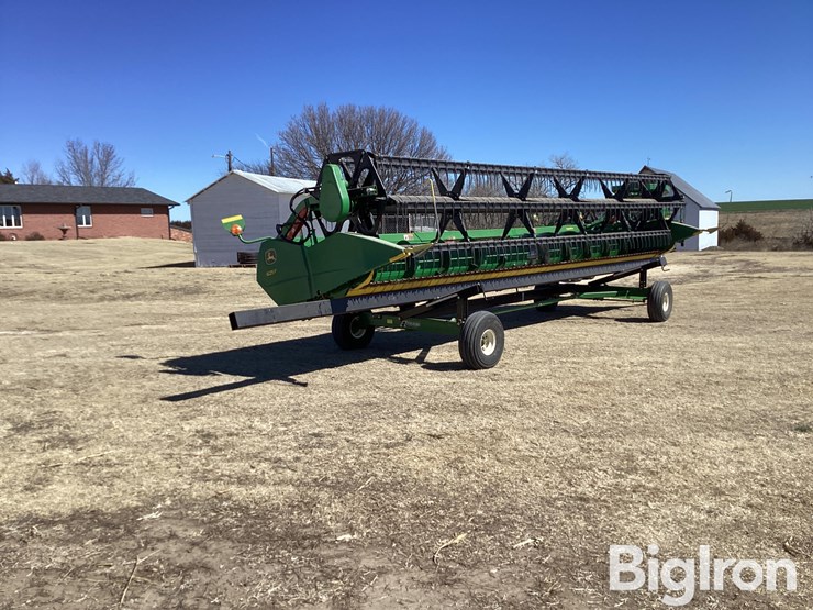 2022-john-deere-625f-image-3