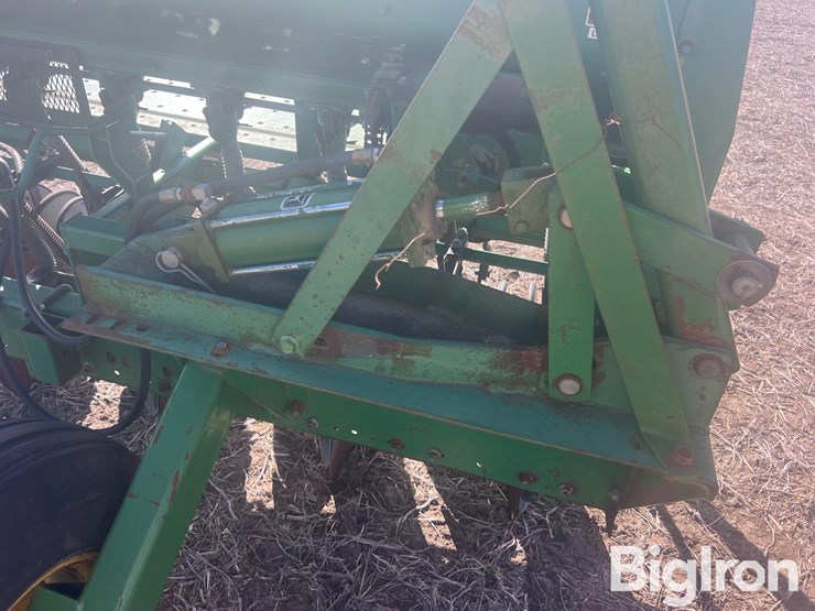 john-deere-520-image-13