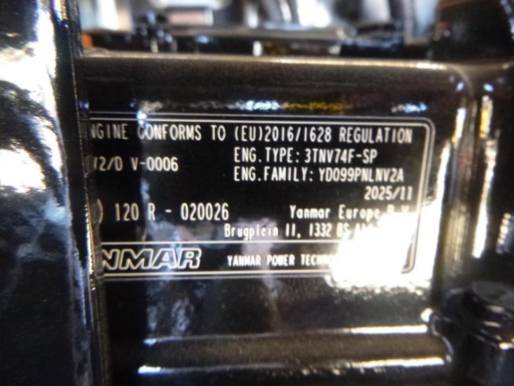 me20-hydraulic-excavator-image-27