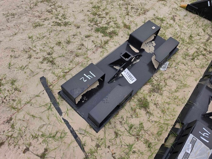 --skid-steer-receiver-hitch-image-2