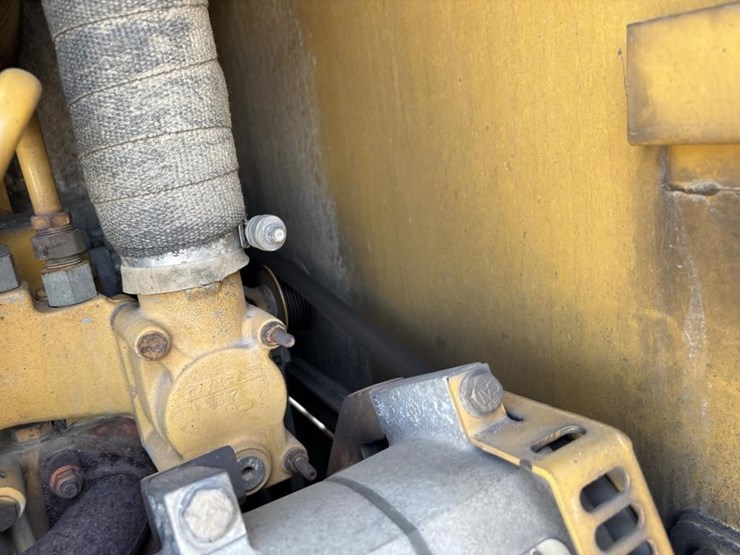 2006-caterpillar-143h-image-83