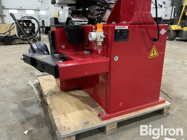 2025-massey-ferguson-730-image-20