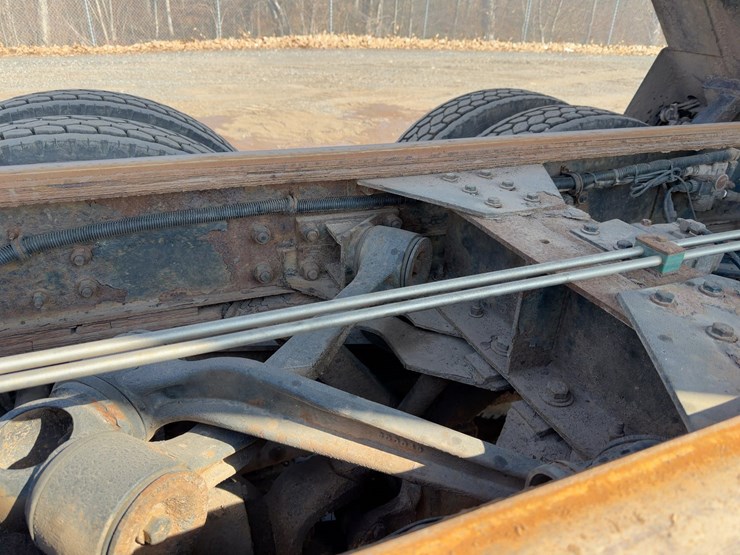 2001-kenworth-t800-image-17