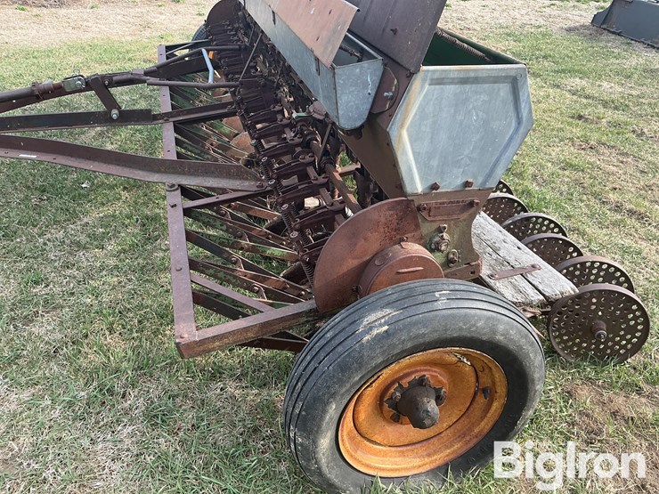 john-deere-12-image-10