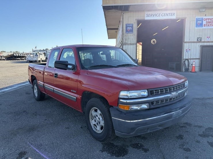 2002-chevrolet-silverado-1500-ls-image-2