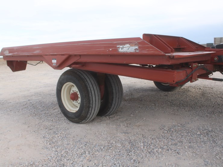 hesston-4910-image-7