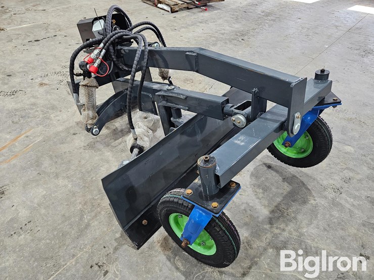 2025-massey-ferguson-730-image-3