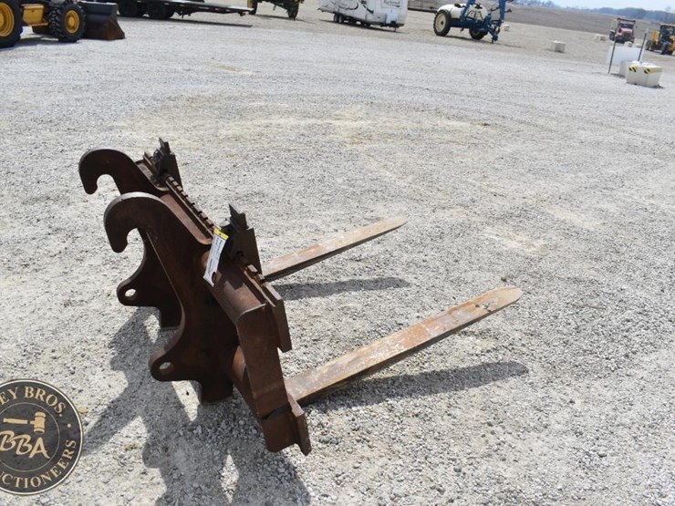 caterpillar-420e-image-8