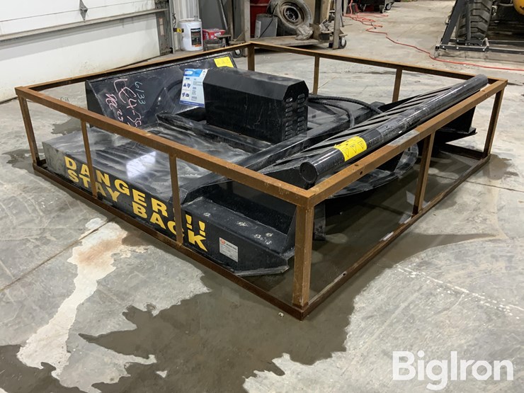 2025-massey-ferguson-730-image-3