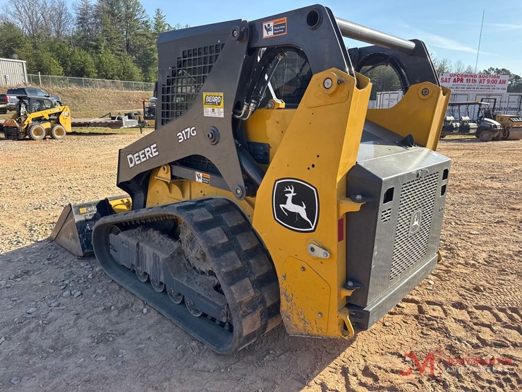 2023-deere-317g-image-4