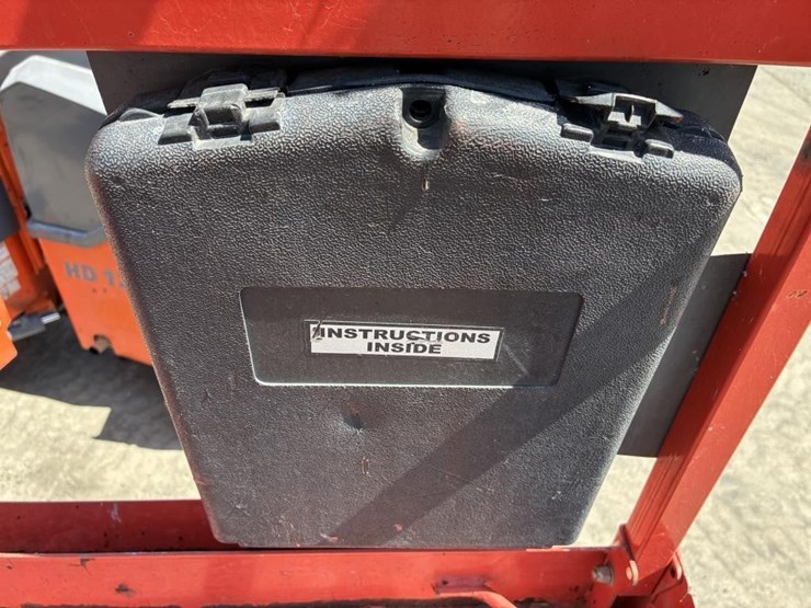 2014-skyjack-sj6832rt-image-21