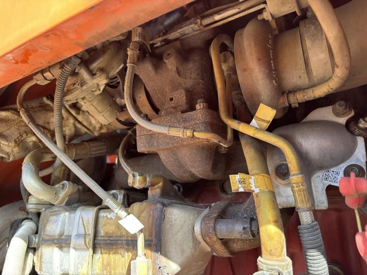 2016-jlg-8042-image-57