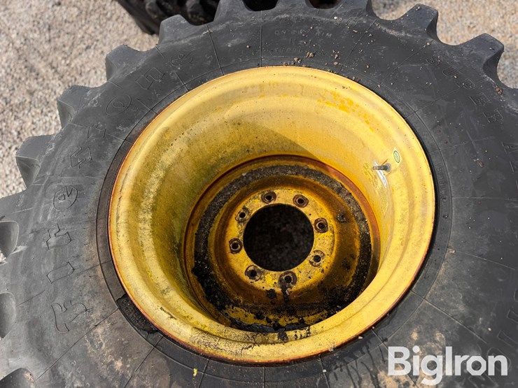 john-deere-8-image-4