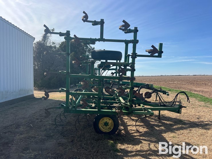 john-deere-1000-image-4