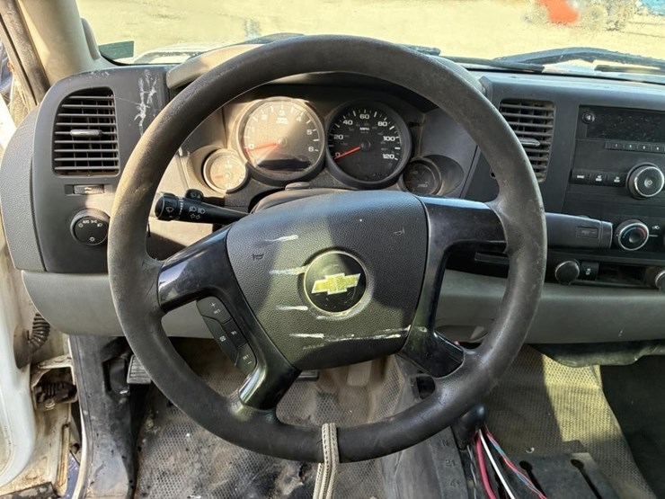 2012-chevrolet-silverado-1500-image-13