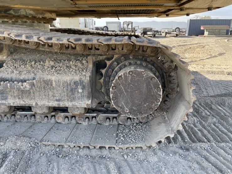 2012-deere-250g-lc-image-24