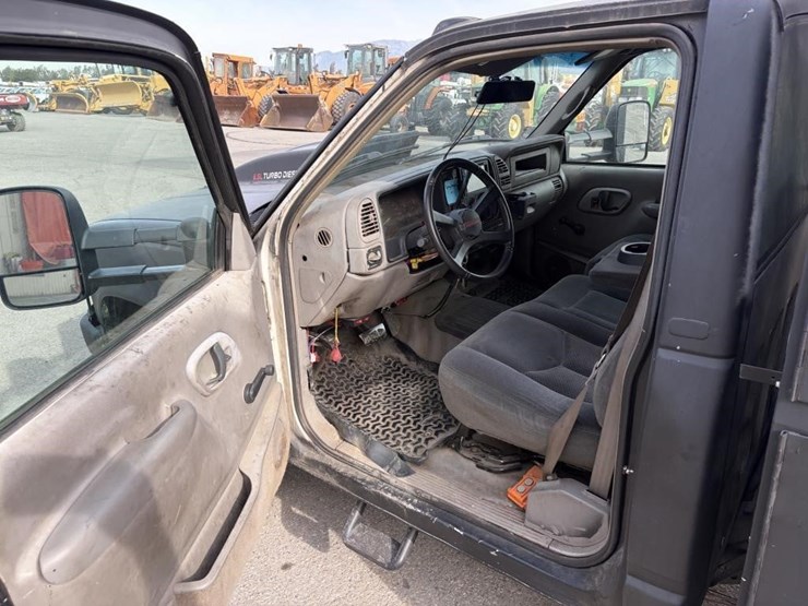 1997-chevrolet-cheyenne-3500-image-9