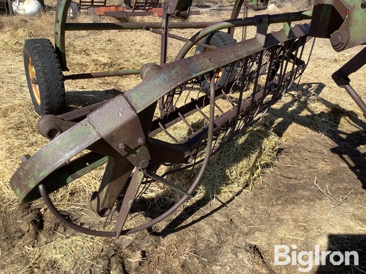 john-deere-lr2-pull-type-side-delivery-rake-image-10