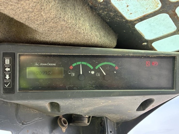 2018-deere-317g-image-12