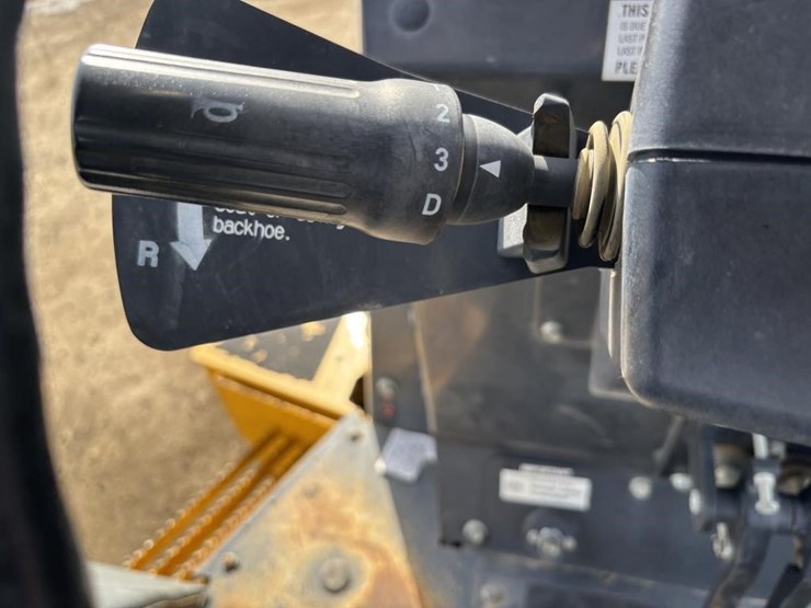 2019-deere-210lep-image-30