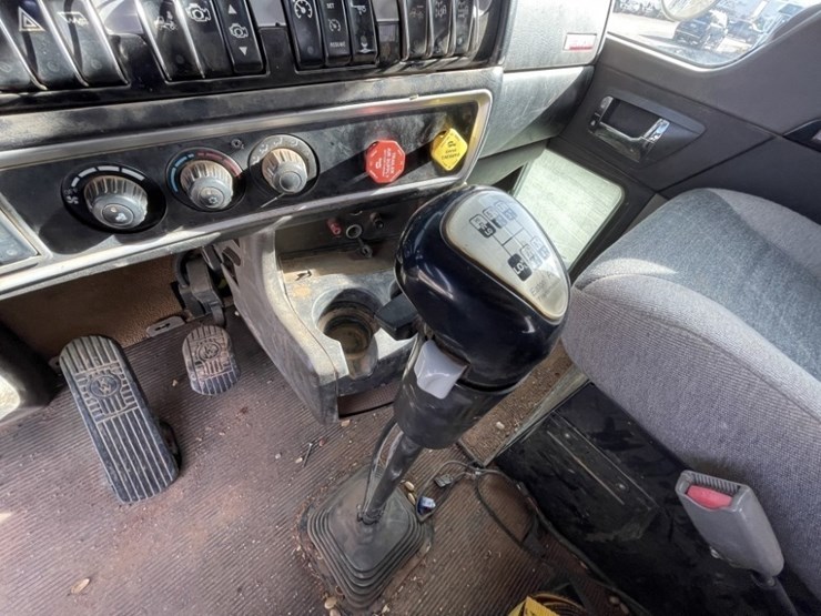 2007-kenworth-t800b-image-38