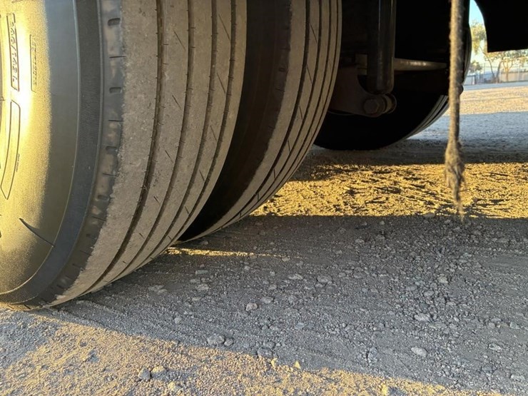 2016-ford-f650-xlt-image-7