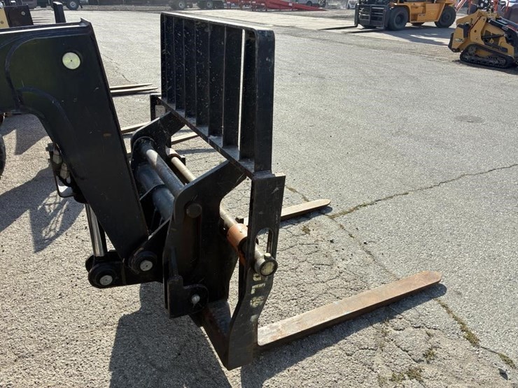 2015-jlg-g5-18a-image-9