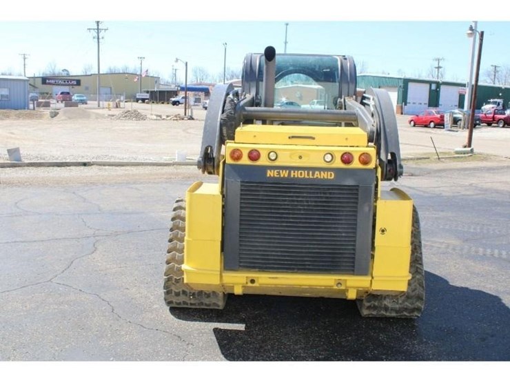 2021-new-holland-c332-image-4