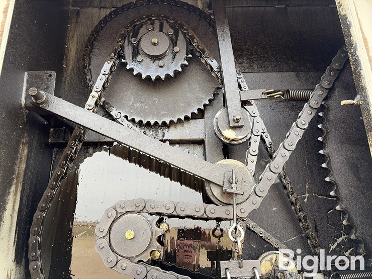 roto-mix-540-14xd-feed-wagon-image-17