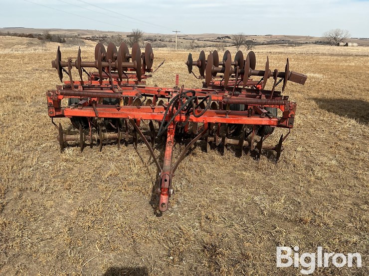 massey-ferguson-520-image-2