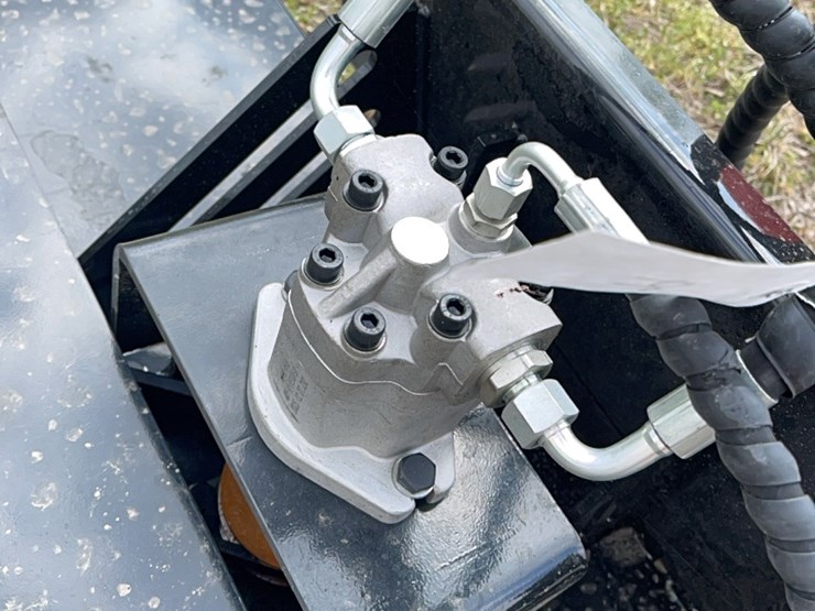 mini-skid-steer-cutter-image-4